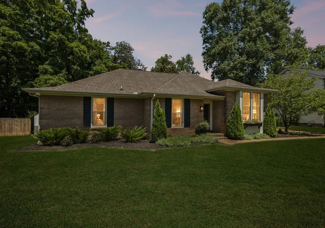 Photo 3 of Single family home for sale at 410 Stable Dr, Franklin, TN 37069 | MLS# 3319360 | Listing updated on 2026-10-09