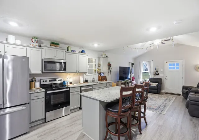 Photo 3 of Single family home for sale at 458 Laramie Dr, Springfield, TN 37172 | MLS# 3319347 | Listing updated on 2026-09-14