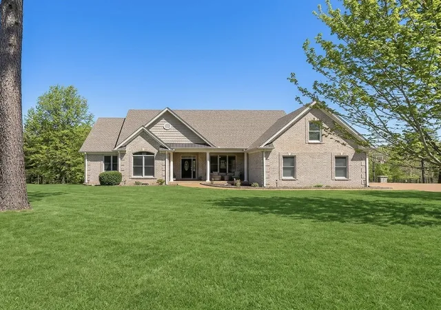 3rd image of 524 Country Club Dr, Dickson, TN 37055 | MLS# 3319355