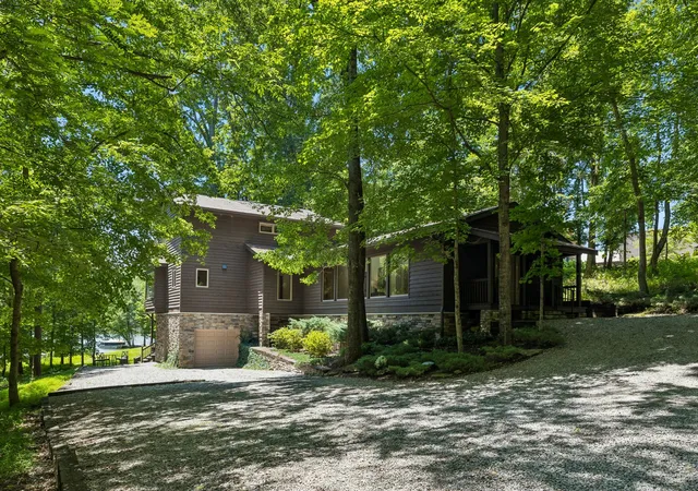 Photo 4 of Single family home for sale at 1012 S Wrights Ct, Gallatin, TN 37066 | MLS# 3320266 | Listing updated on 2026-09-19