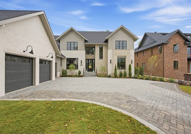 Photo 2 of Mansion for sale at 3720 Benham Ave, Nashville, TN 37215 | MLS# 3326358 | Listing updated on 2026-10-04