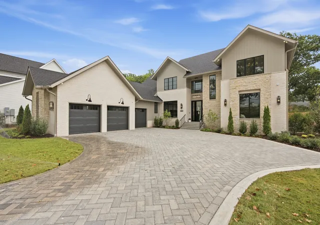 Photo 3 of Mansion for sale at 3720 Benham Ave, Nashville, TN 37215 | MLS# 3326358 | Listing updated on 2026-10-04