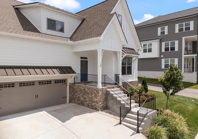 Photo 3 of Single family home for sale at 709 Fordham Dr, Brentwood, TN 37027 | MLS# 3333780 | Listing updated on 2026-09-01