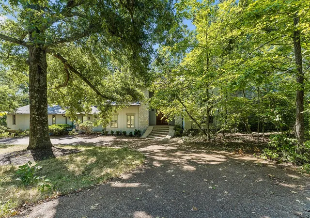 Photo 2 of Mansion for sale at 5870 Fredricksburg Dr, Nashville, TN 37215 | MLS# 3531451 | Listing updated on 2026-09-08