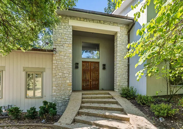Photo 3 of Mansion for sale at 5870 Fredricksburg Dr, Nashville, TN 37215 | MLS# 3531451 | Listing updated on 2026-09-08