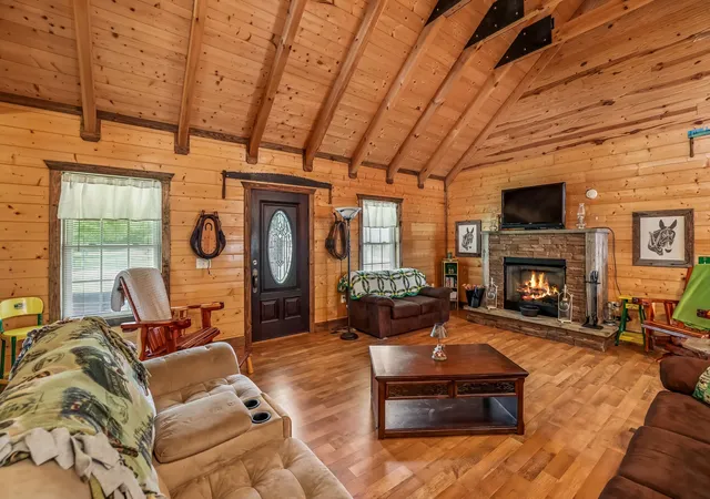 Photo 4 of Single family home for sale at 4012 Payne Cvs Rd, Pelham, TN 37366 | MLS# 3336328 | Listing updated on 2026-08-20