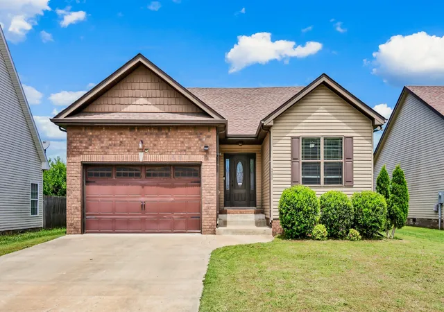 Photo 2 of Single family home for sale at 208 Azalea Dr, Oak Grove, KY 42262 | MLS# 3500957 | Listing updated on 2026-09-25