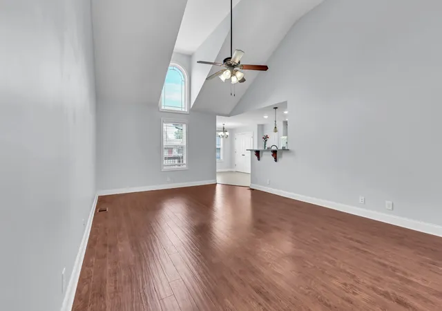 Photo 2 of Single family home for sale at 208 Azalea Dr, Oak Grove, KY 42262 | MLS# 3500957 | Listing updated on 2026-10-17