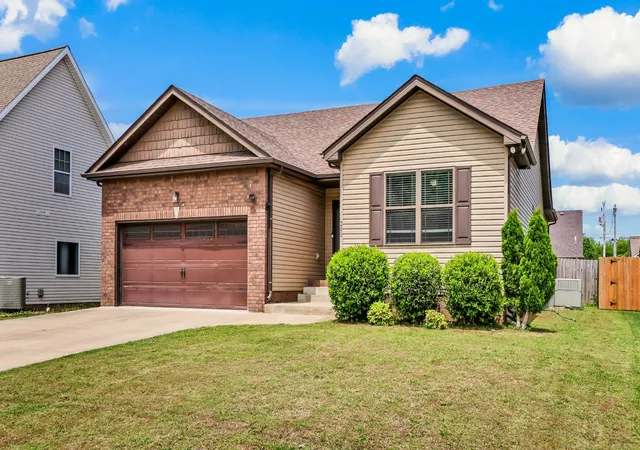 Photo 3 of Single family home for sale at 208 Azalea Dr, Oak Grove, KY 42262 | MLS# 3500957 | Listing updated on 2026-10-23
