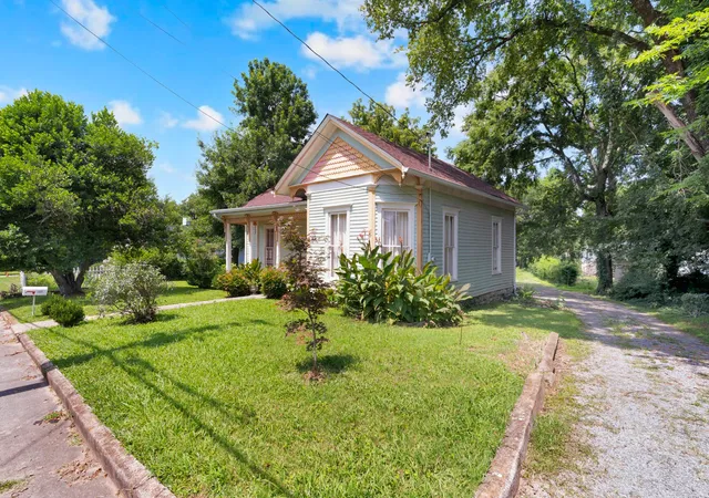 2nd image of 709 Belmont Ave, Shelbyville, TN 37160 | MLS# 3319891