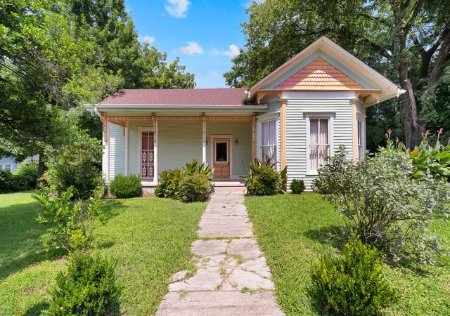 Photo 3 of Single family home for sale at 709 Belmont Ave, Shelbyville, TN 37160 | MLS# 3319891 | Listing updated on 2026-08-03