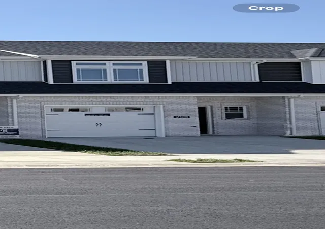 Photo 1 of Sale Pending at 208 W Fallow Ct, Clarksville, TN 37040 | MLS# 3320130 | Listing updated on 2026-08-27