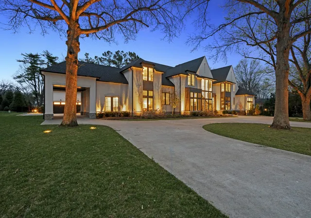 Photo 1 of Mansion for sale at 5231 Williamsburg Rd, Brentwood, TN 37027 | MLS# 3520902 | Listing updated on 2026-09-03