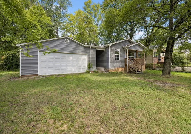 Photo 2 of Single family home for sale at 1203 Sholar Ave, Chattanooga, TN 37406 | MLS# 3319734 | Listing updated on 2026-09-20