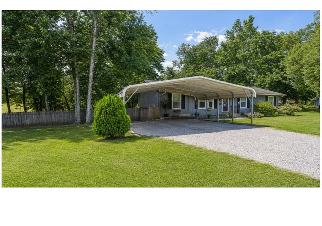 Photo 3 of Single family home for sale at 621 Frank Martin Rd, Shelbyville, TN 37160 | MLS# 3333821 | Listing updated on 2026-08-26