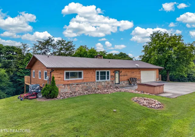 3rd image of 2829 Indian Creek Rd, Dandridge, TN 37725 | MLS# 3319805