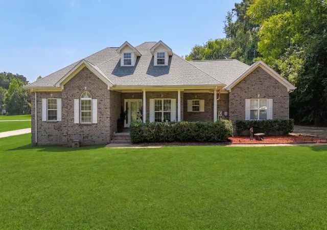 Photo 1 of Single family home for sale at 435 Long St W, Mc Ewen, TN 37101 | MLS# 3516124 | Listing updated on 2026-09-21