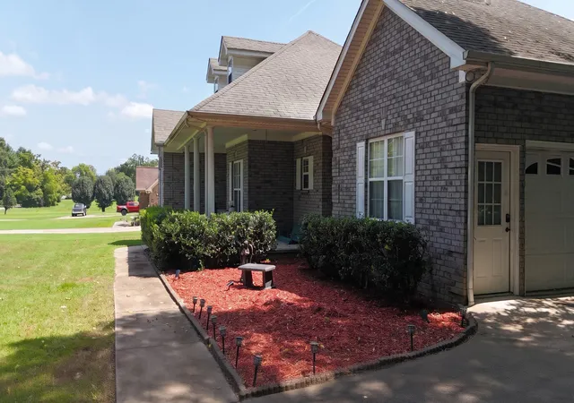 Photo 3 of Single family home for sale at 435 Long St W, Mc Ewen, TN 37101 | MLS# 3516124 | Listing updated on 2026-09-21