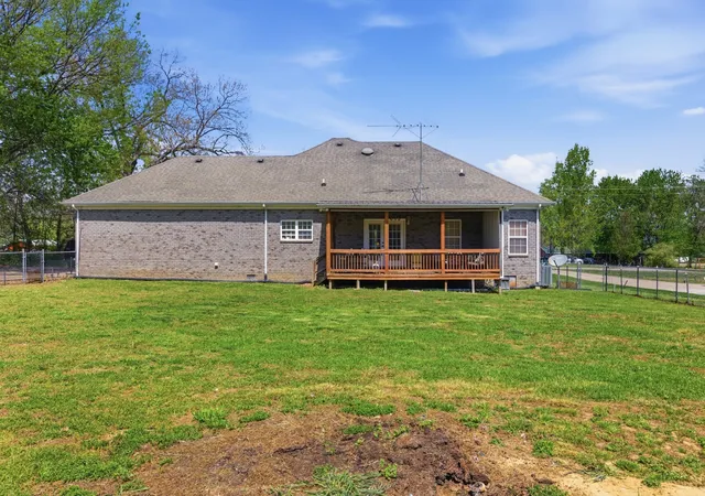 Photo 4 of Single family home for sale at 435 Long St W, Mc Ewen, TN 37101 | MLS# 3516124 | Listing updated on 2026-09-21