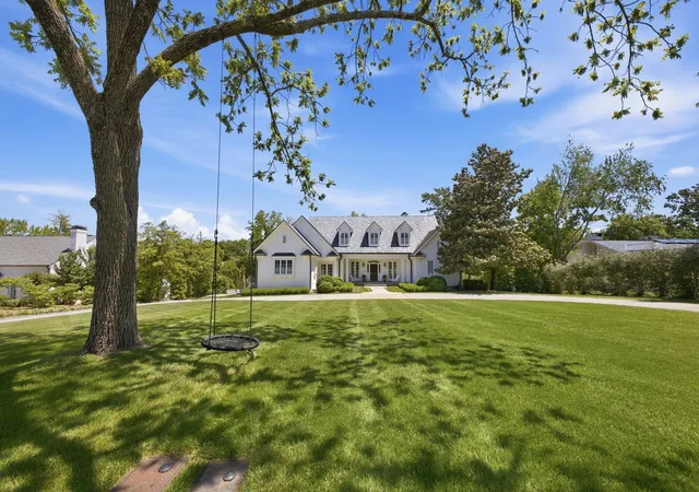 Photo 3 of Mansion for sale at 204 Sunnyside Dr, Nashville, TN 37205 | MLS# 3516593 | Listing updated on 2026-08-20