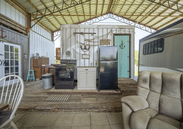 3rd image of 1008 Wc Pickett, Clifton, TN 38425 | MLS# 3320924