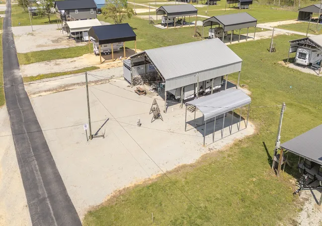 4th image of 1008 Wc Pickett, Clifton, TN 38425 | MLS# 3320924