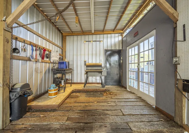 5th image of 1008 Wc Pickett, Clifton, TN 38425 | MLS# 3320924