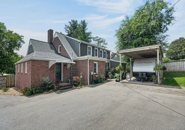 3rd image of 218 Morrison St, Mc Minnville, TN 37110 | MLS# 3320032