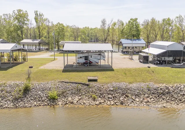1st image of 885 River Front Dr, Clifton, TN 38425 | MLS# 3333516