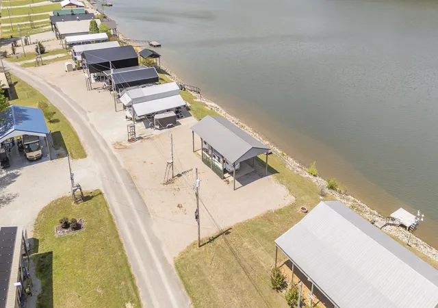 5th image of 885 River Front Dr, Clifton, TN 38425 | MLS# 3333516