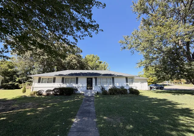 Single family home for sale at 109 Flower Pt, Estill Springs, TN 37330 | MLS# 3602194