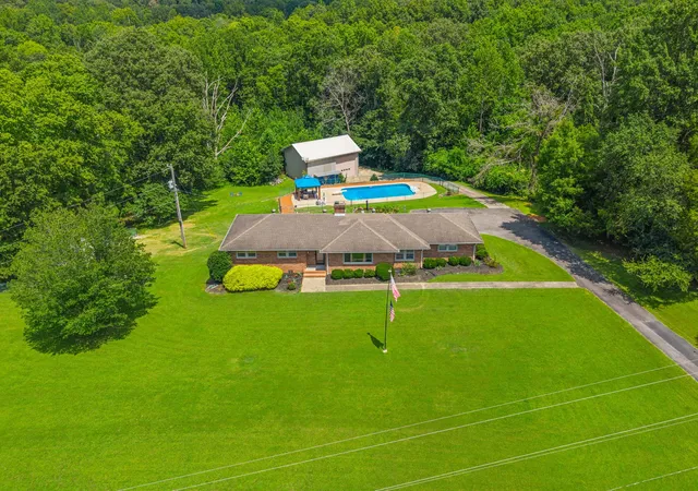 2nd image of 1939 Seven Mile Ferry Rd, Clarksville, TN 37040 | MLS# 3336150