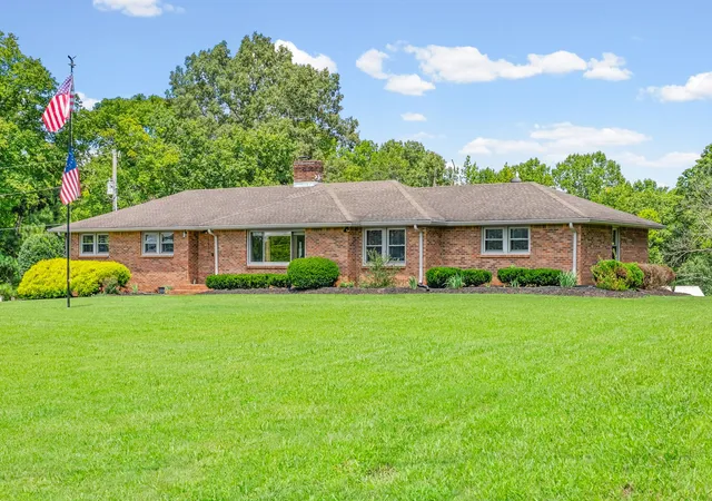 5th image of 1939 Seven Mile Ferry Rd, Clarksville, TN 37040 | MLS# 3336150