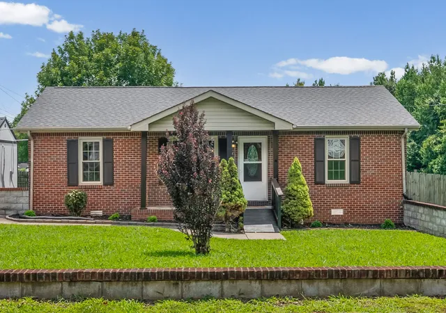 Photo 2 of Single family home for sale at 362 Donna Dr, Clarksville, TN 37042 | MLS# 3320091 | Listing updated on 2026-09-03