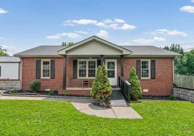 Photo 1 of Single family home for sale at 362 Donna Dr, Clarksville, TN 37042 | MLS# 3320091 | Listing updated on 2026-09-03