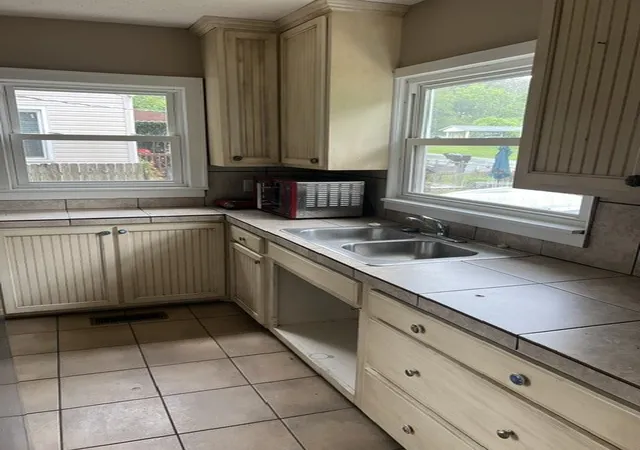 Photo 3 of Single family home for sale at 1 Central Ave, Tullahoma, TN 37388 | MLS# 3333592 | Listing updated on 2026-09-04