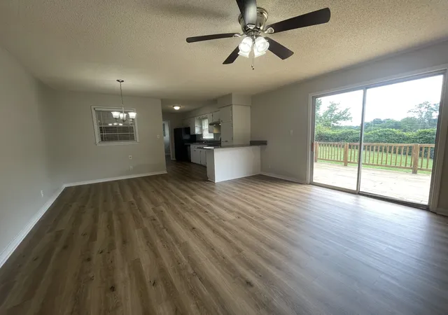 5th image of 421 E Lakeside Dr E, Florence, AL 35630 | MLS# 3320002