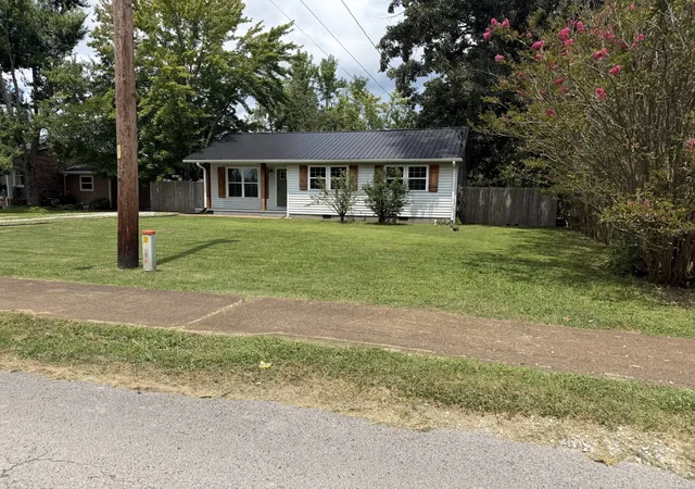 2nd image of 15 Forrest Ave, Hohenwald, TN 38462 | MLS# 3333865