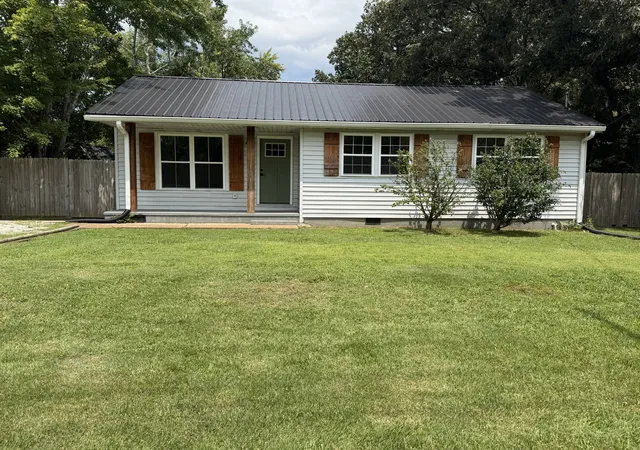 1st image of 15 Forrest Ave, Hohenwald, TN 38462 | MLS# 3333865
