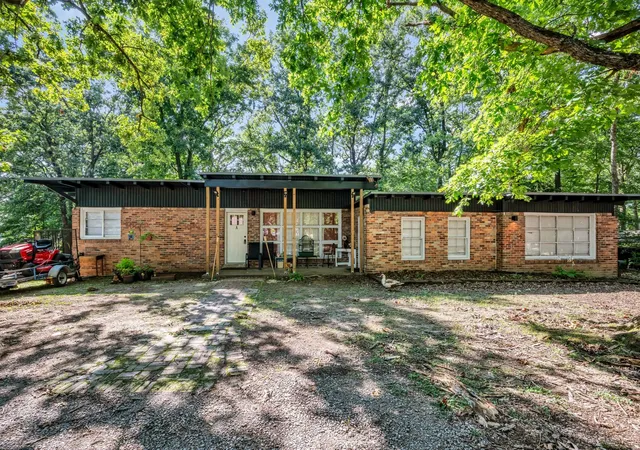 Photo 3 of Multi family home for sale at 102 W Hills Ter, Dickson, TN 37055 | MLS# 3336255 | Listing updated on 2026-08-07