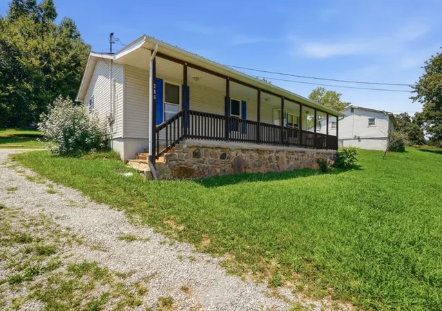 3rd image of 280 Middle Dr, Sparta, TN 38583 | MLS# 3320106