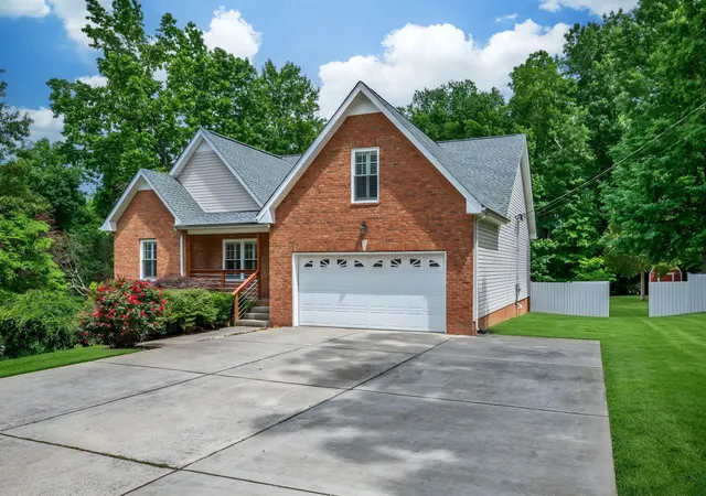 3rd image of 206 Eastwood Dr #A, Dickson, TN 37055 | MLS# 3320141