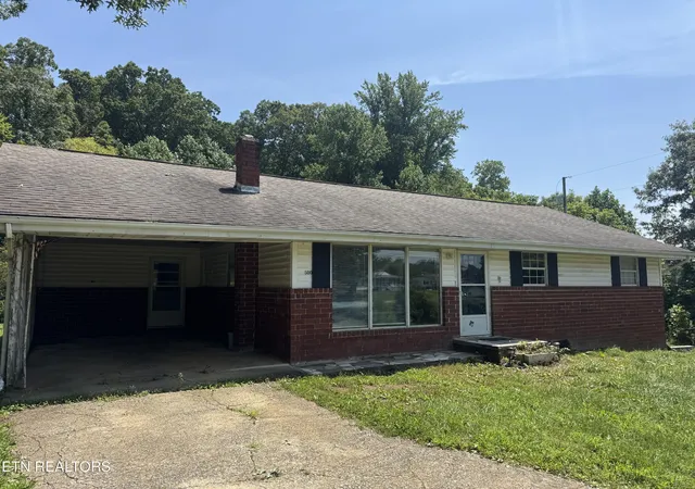 Photo 1 of Single family home for sale at 500 Amity Rd, Greeneville, TN 37743 | MLS# 3320120 | Listing updated on 2026-08-03
