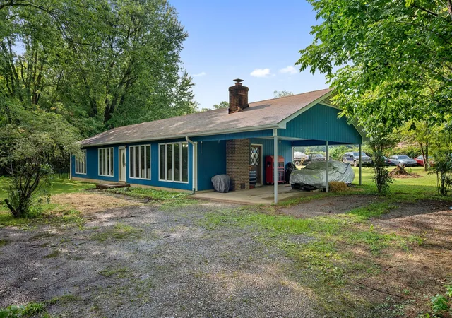 Photo 3 of Single family home for sale at 2639 Eugene Reed Rd, Woodbury, TN 37190 | MLS# 3330675 | Listing updated on 2026-09-24