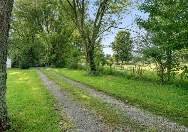 Photo 4 of Single family home for sale at 2639 Eugene Reed Rd, Woodbury, TN 37190 | MLS# 3330675 | Listing updated on 2026-09-24