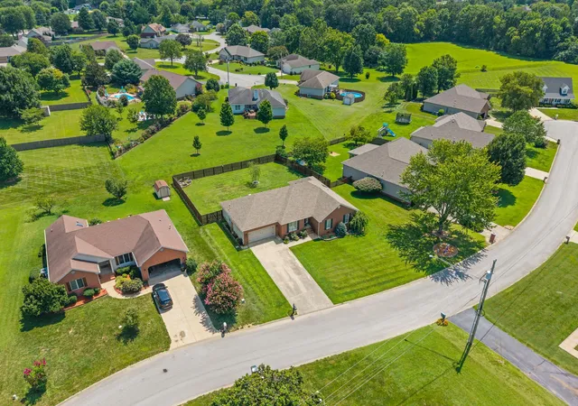 3rd image of 1714 Ivy Lynn Ct, Hopkinsville, KY 42240 | MLS# 3320161