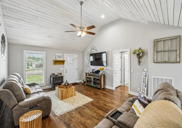 Photo 3 of Single family home for sale at 122 August Way, Shelbyville, TN 37160 | MLS# 3333518 | Listing updated on 2026-08-09