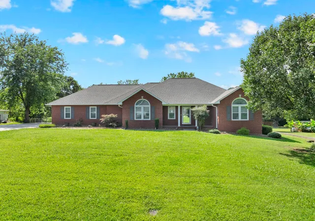 1st image of 262 Crimson Dr, Winchester, TN 37398 | MLS# 3322405