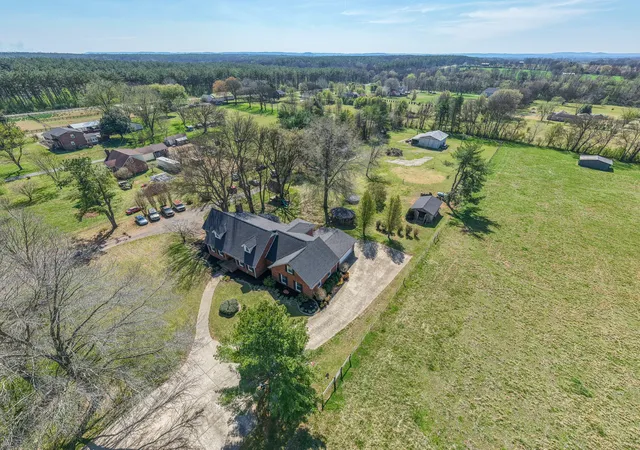Photo 1 of Single family home for sale at 2685 Hampshire Pike, Columbia, TN 38401 | MLS# 3320180 | Listing updated on 2026-09-03