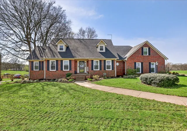 Photo 1 of Single family home for sale at 2685 Hampshire Pike, Columbia, TN 38401 | MLS# 3320180 | Listing updated on 2026-09-03